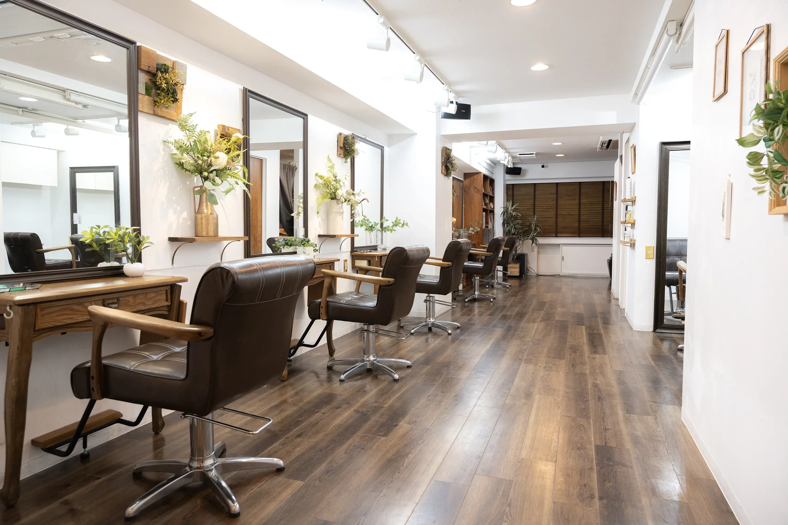 Loufreasy Hommeの店内全景